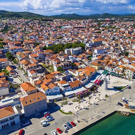 1 Bedroom Gorgeous In Apartment Vodice